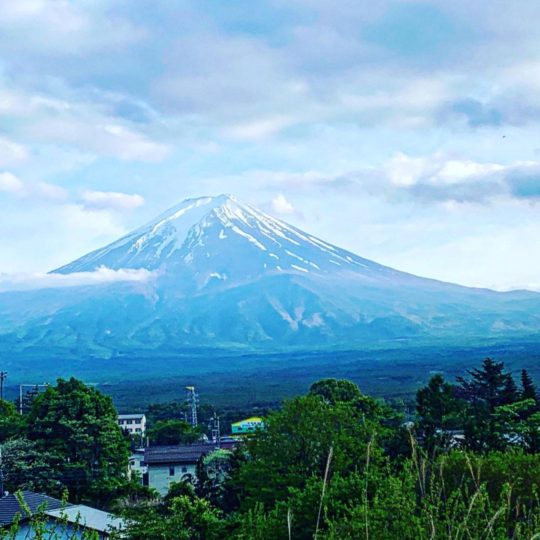 tourguide_jp's tweet photo. Mt. Fuji is 3,776 meters high and is known as the highest peak in Japan.
Fuji, which has greatly influenced the Japanese view of nature and Japanese culture, was inscribed as a World Heritage site in 2013 by the UNESCO World Heritage Committee as "Mount Fuji”

#japan #japanlover https://t.co/xxqLeRlDpV