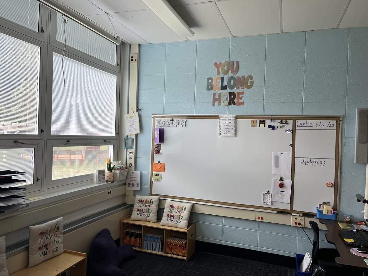 misslisk's tweet photo. Welcome 5th Graders! It’s going to be a great year!! 💙 @MOSandshore @kristymc24 @Jen1Curry https://t.co/cG8xR4vfJi