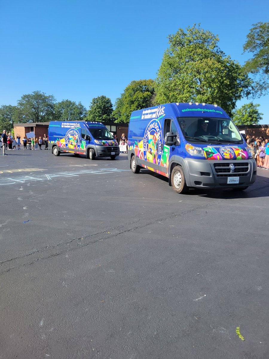 What a day at Schafer! Enchanted Backpack brought two full vans of donated school supplies for our Sharks! @enchantedbackpack <a href="/D45Schools/">School District 45</a> <a href="/D45Schafer/">Schafer School</a>