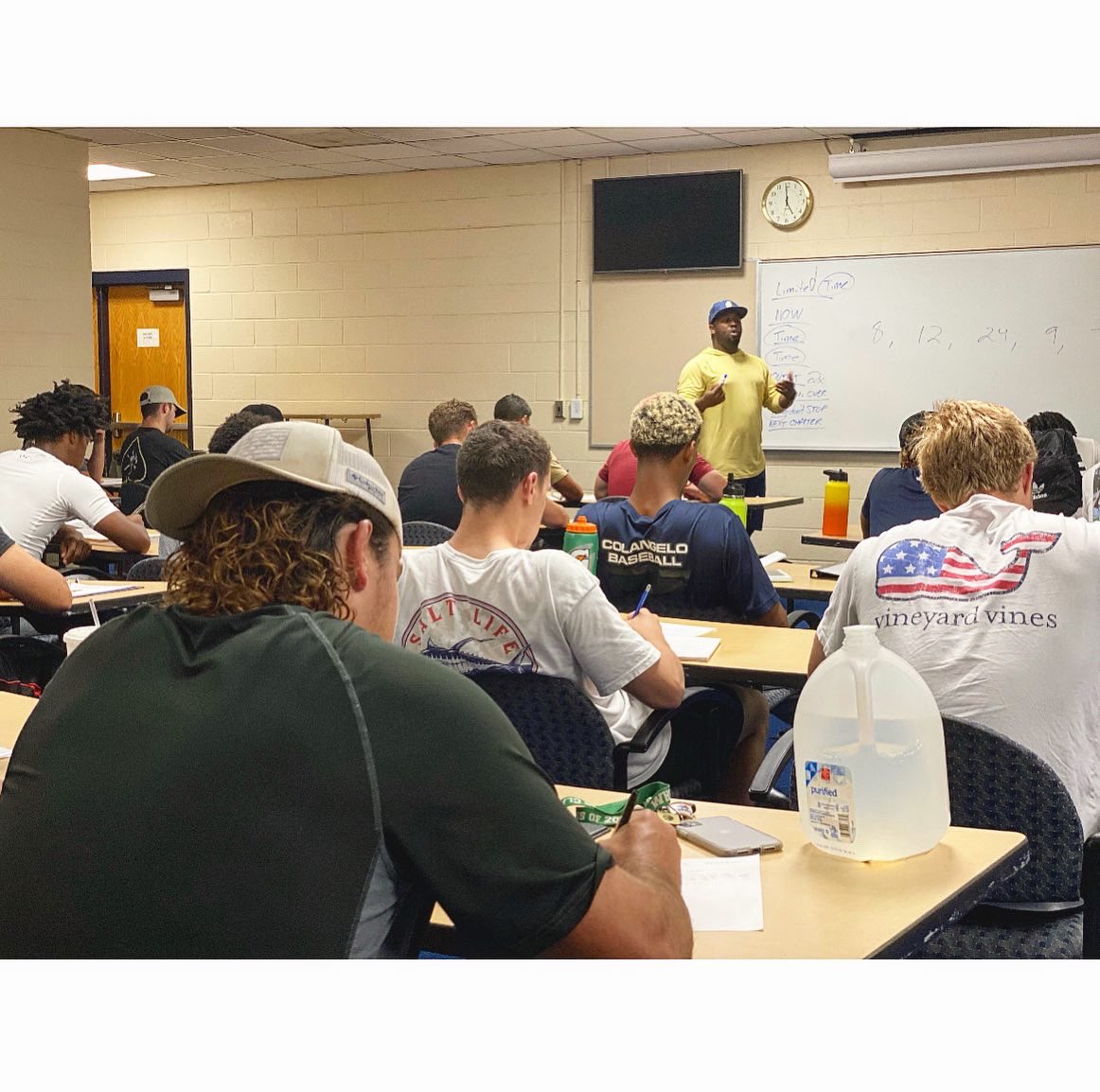 cjbeatty44's tweet photo. Today I had the honor and privilege to speak to the North Carolina A&amp;T State University Baseball Team. Going back to my university is always a treat! Proud Aggie Alumni
.
#cjbeatty #aggiepride https://t.co/eluY1xexZ3