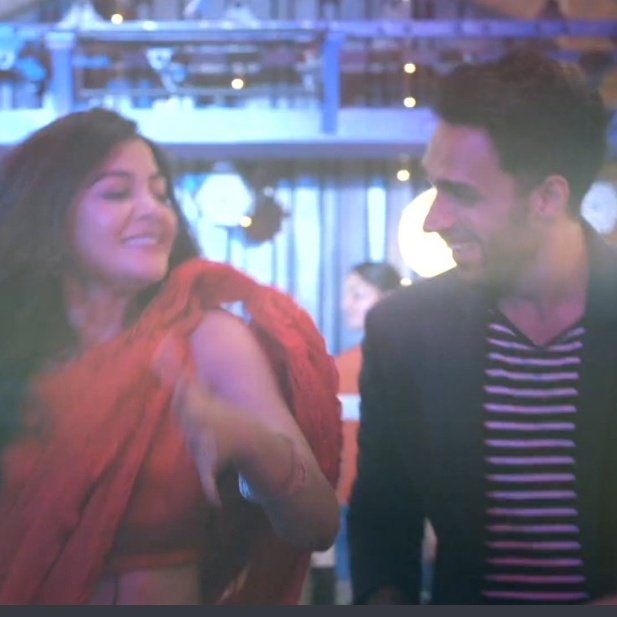 D picture might look blur bt not deir Smile n d emotions it holds..
V waited 4 quite a long tym bt finally got a glimpse tat's enough 2 bcome memory of a lyftym..
#MoRan n #ShaVeri in 1 frame,spreading Love n Laughter
#ZiddiDilMaaneNa
ZDMN TURNS ONE