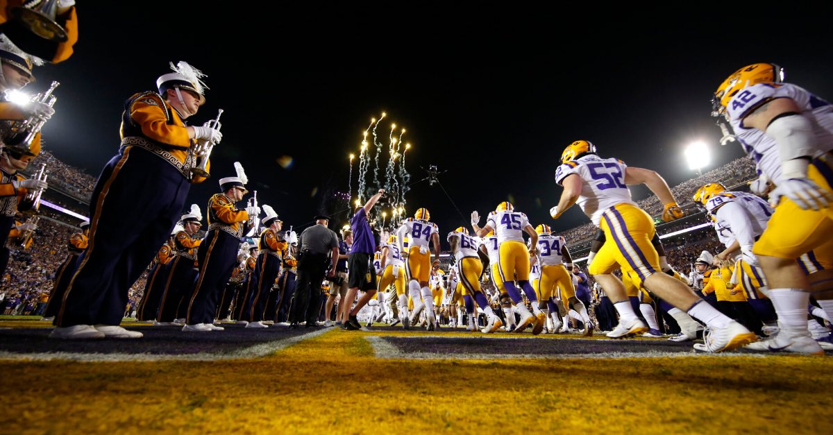 SportsChickBama's tweet photo. @Tyson_SteeleDA  ⭐️⭐️⭐️⭐️⭐️ Tyson Steele Really Enjoyed the Excitement down in LSU. Loved the Bayou. https://t.co/xQzMdMU37O