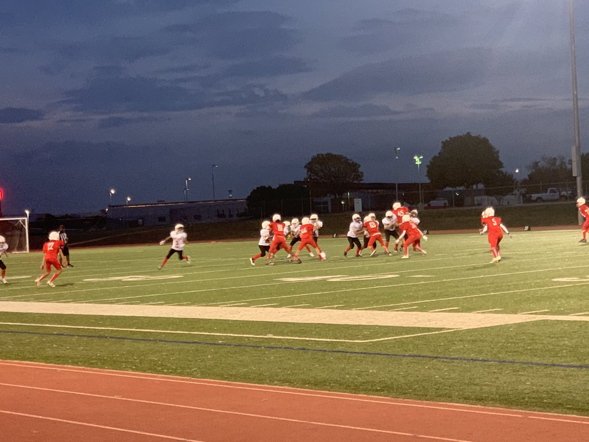 MelissaSoileau7's tweet photo. #WeAreFowler @FowlerFalcons07 7th grade football https://t.co/AsgG8NJDmL