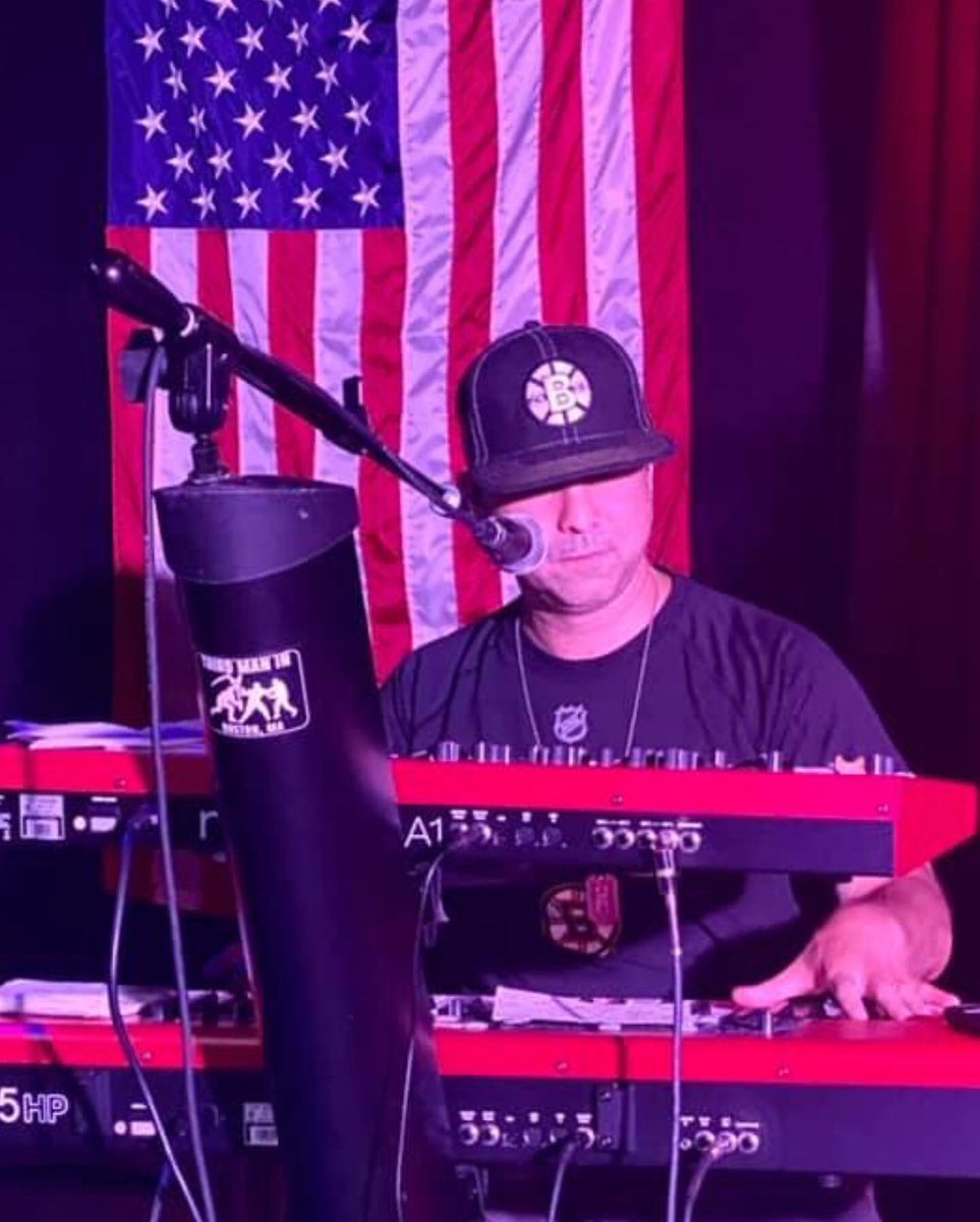 3MiBoston's tweet image. Few shots from last gig @BreakawayRt1 
@kfalsTI @davidphog #thirdmanin #3mi #boston #rockband #nhlbruins #hockeyfans #livemusic