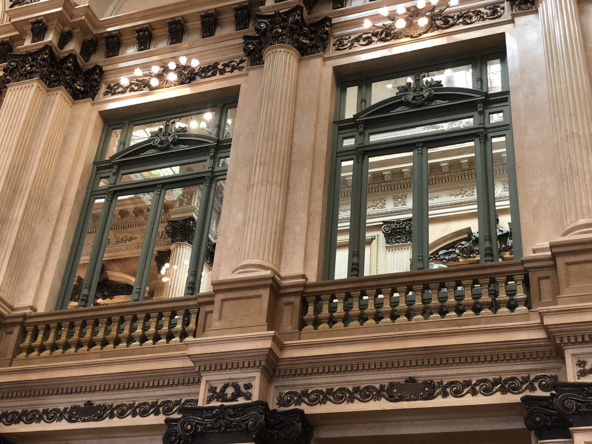 protoavatar's tweet photo. Teatro Colón… Interfaz del Metaverso del 1900?? https://t.co/fugKEsfnA5