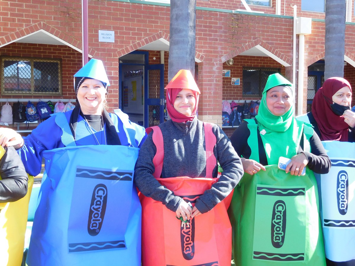 AIslamicCollege's tweet photo. Book Week Parade held Australian Islamic College Thornlie Campus.

#AIC #Thornlie #BookWeek #BookWeekParade #LifeatAIC https://t.co/LTcgB8mEgb