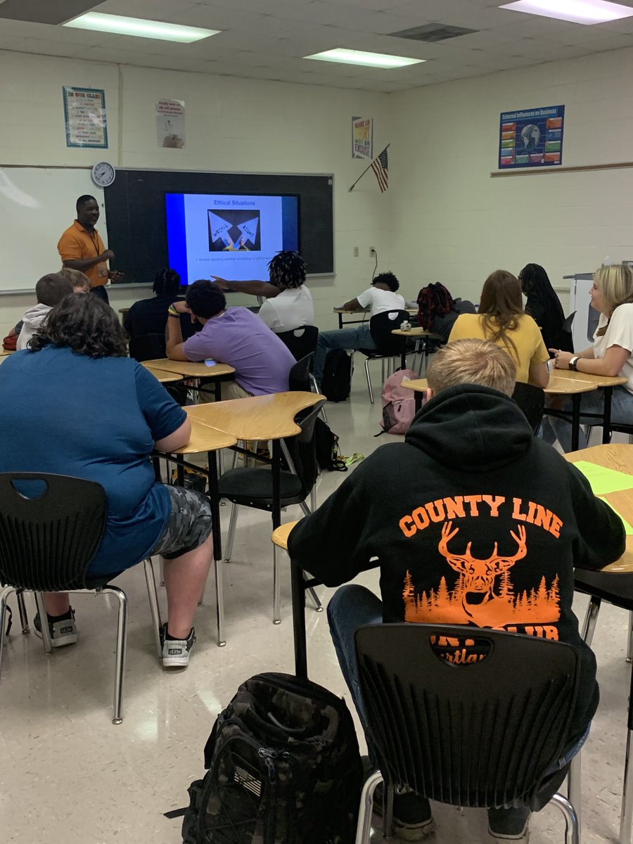 We welcome Mr Spellman to head up the business pathway. Today’s question “Is it right or wrong? The ethics of business. ⁦@lifestrapestry⁩ #betheone