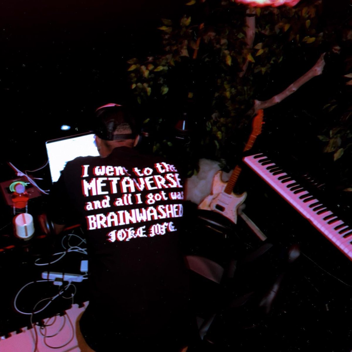 aloneinaboyband's tweet photo. https://t.co/pgdGxIFOup