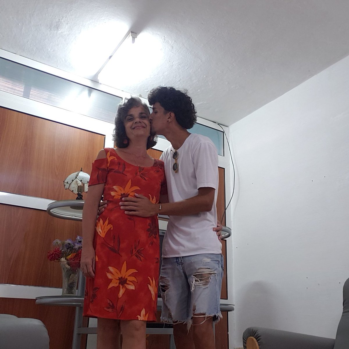 UrbanBoy01's tweet photo. Otro sueño de niño cumplido ✅..  llevar a mamá a comer y darle lo q me pida el día de su cumpleaños 🎂  ..
Te amo ❤ https://t.co/20QuMdujPv