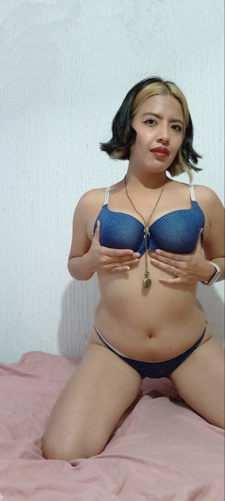 danve2321's tweet photo. What do you find most attractive about a girl's body? https://t.co/QAGl4237cU