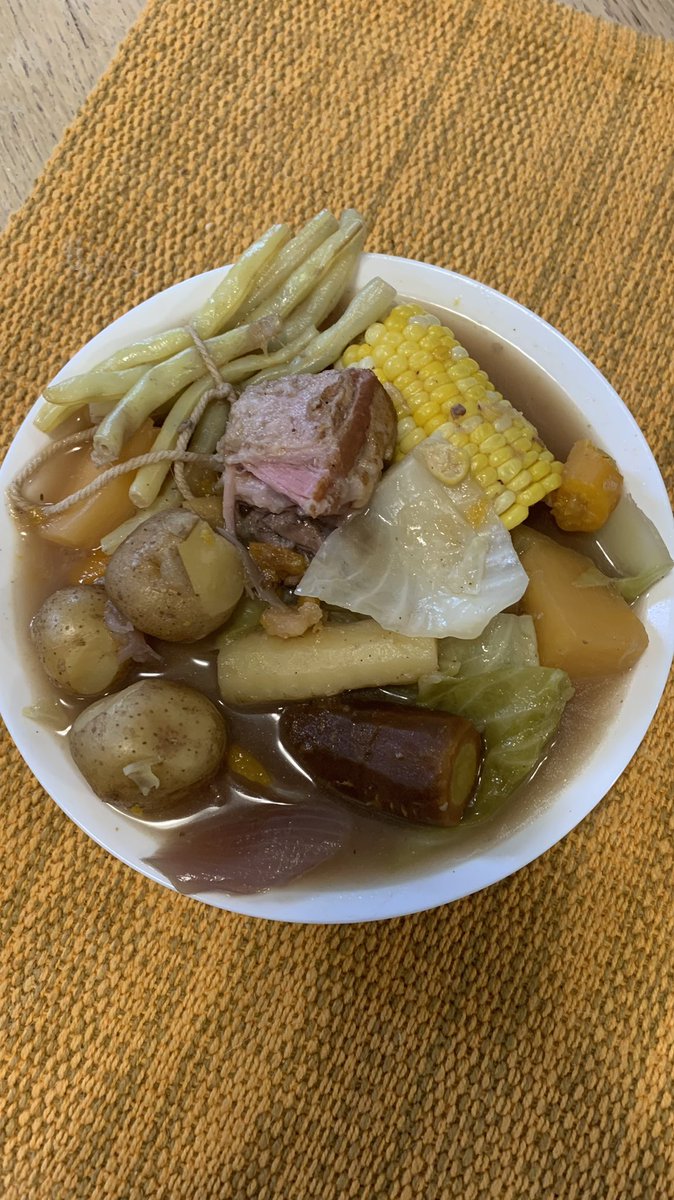 ernie_qs's tweet photo. Ma première recette québécoise: le bouilli d’antan. Délicieux! 

#Canada #Québec #Gatineau #CuisineQuébécoise #Bouilli #BouilliQuébécois #Aylmer #LGBT #LGBTQI #GayCanada #GayQuebec #GayGatineau #GayMen #GayGuy #GayMenOver40 #GayAt50 #Gay #UnColombienAuQuébec https://t.co/mBdoQH9i0C