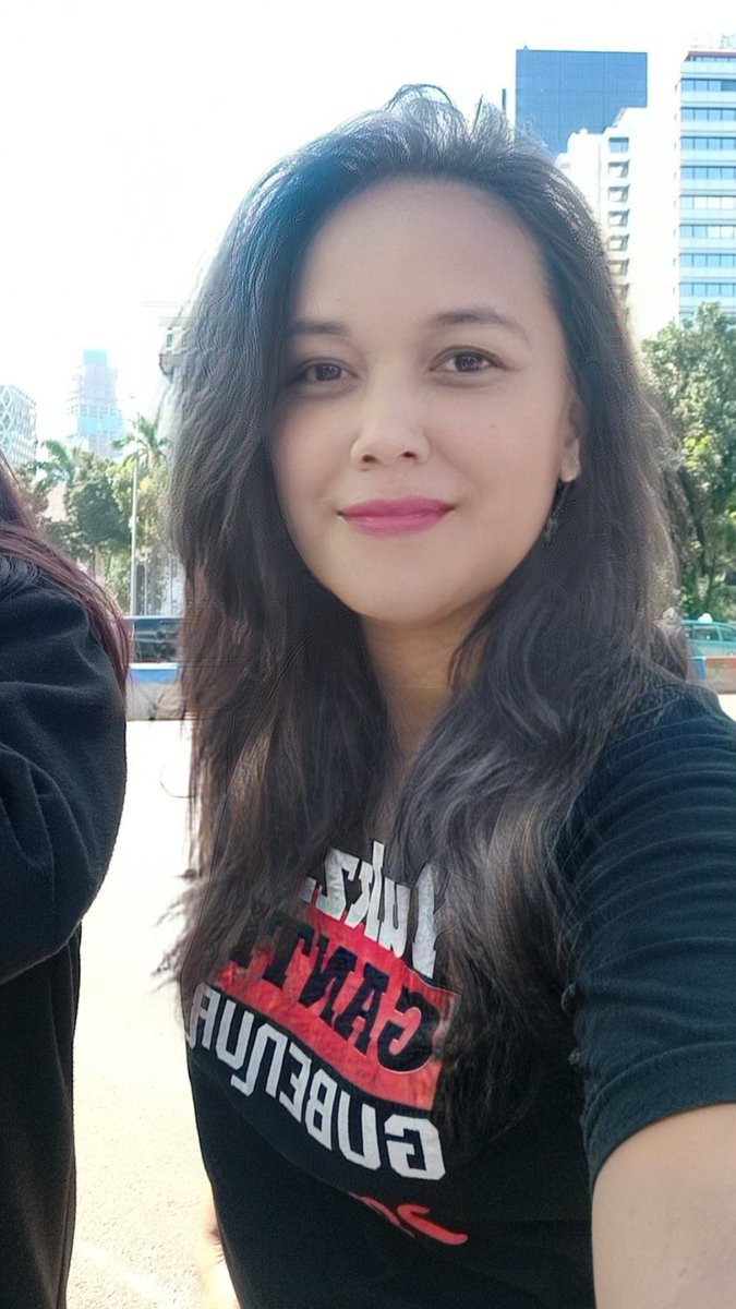 albertha_esti's tweet photo. Wat kelen yg masih di Jakarta,tolong gue titip jaga tuh Monas, jangan jangan ntar emasnye ilang dijual Anies kek pohon mahoni nye.... https://t.co/DnhvCKcRiU