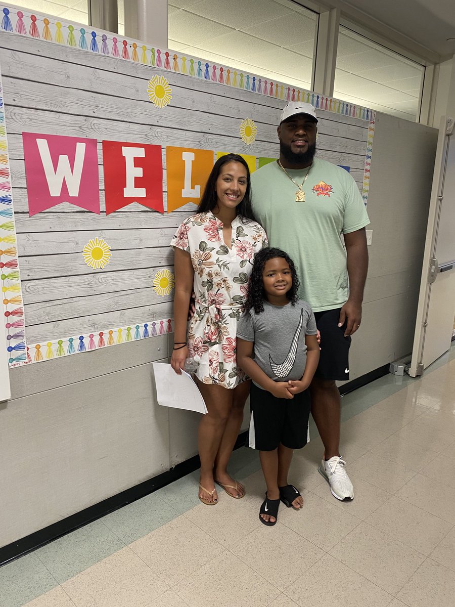 So many great families came to our Grades 1-4 open house tonight! Looking forward to welcoming  students in Grades  1-8 back to school tomorrow.