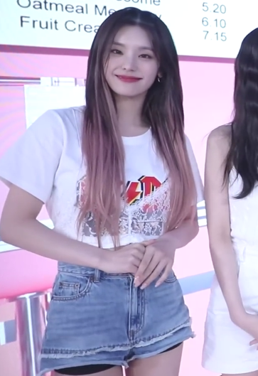 Celebsstyle5's tweet photo. ์
๋ฝ : ITZY ์์ง
์ด๋ : ITZY ๊ณต์ ์ ํ๋ธ
๋ธ๋๋ : ์ํฐํ๋ธ (SALTY PEBBLE)
๋ชจ๋ธ : DOUBLE LAYERED CUT OFF DENIM SHORTS_BLUE
https://t.co/ZizdSX4xp2
#์ํฐํ๋ธ #SALTYPEBBLE #ITZY #์์ง #์์งํจ์
#ํฌ์ธ #์๋ฏผ์ #์๋ฏผ์ํ
https://t.co/gtgo9U3aJc