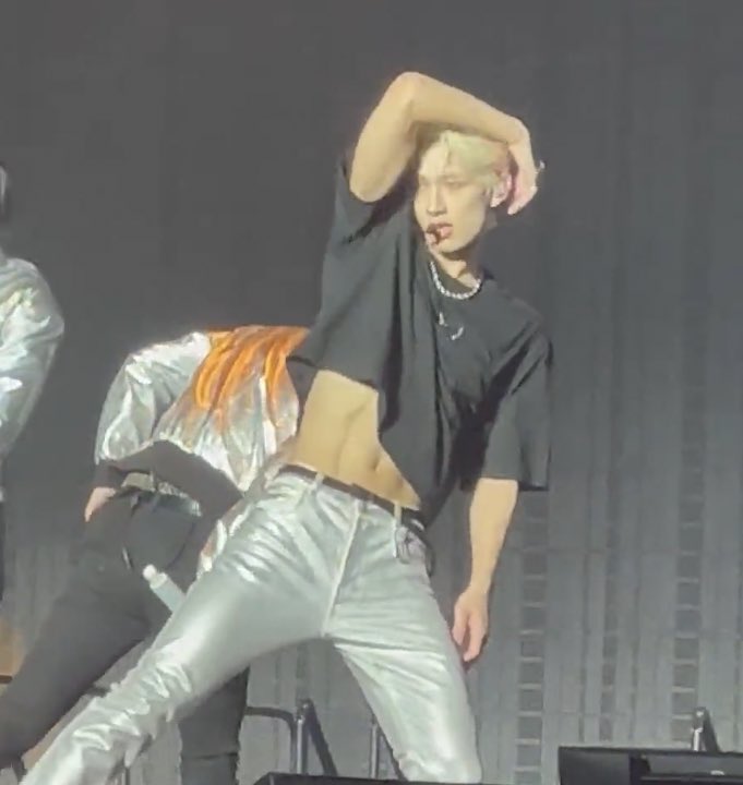 junthinks's tweet photo. JUNHUI WHAT THE ACTUAL FUCK https://t.co/QhUjmTX6NV