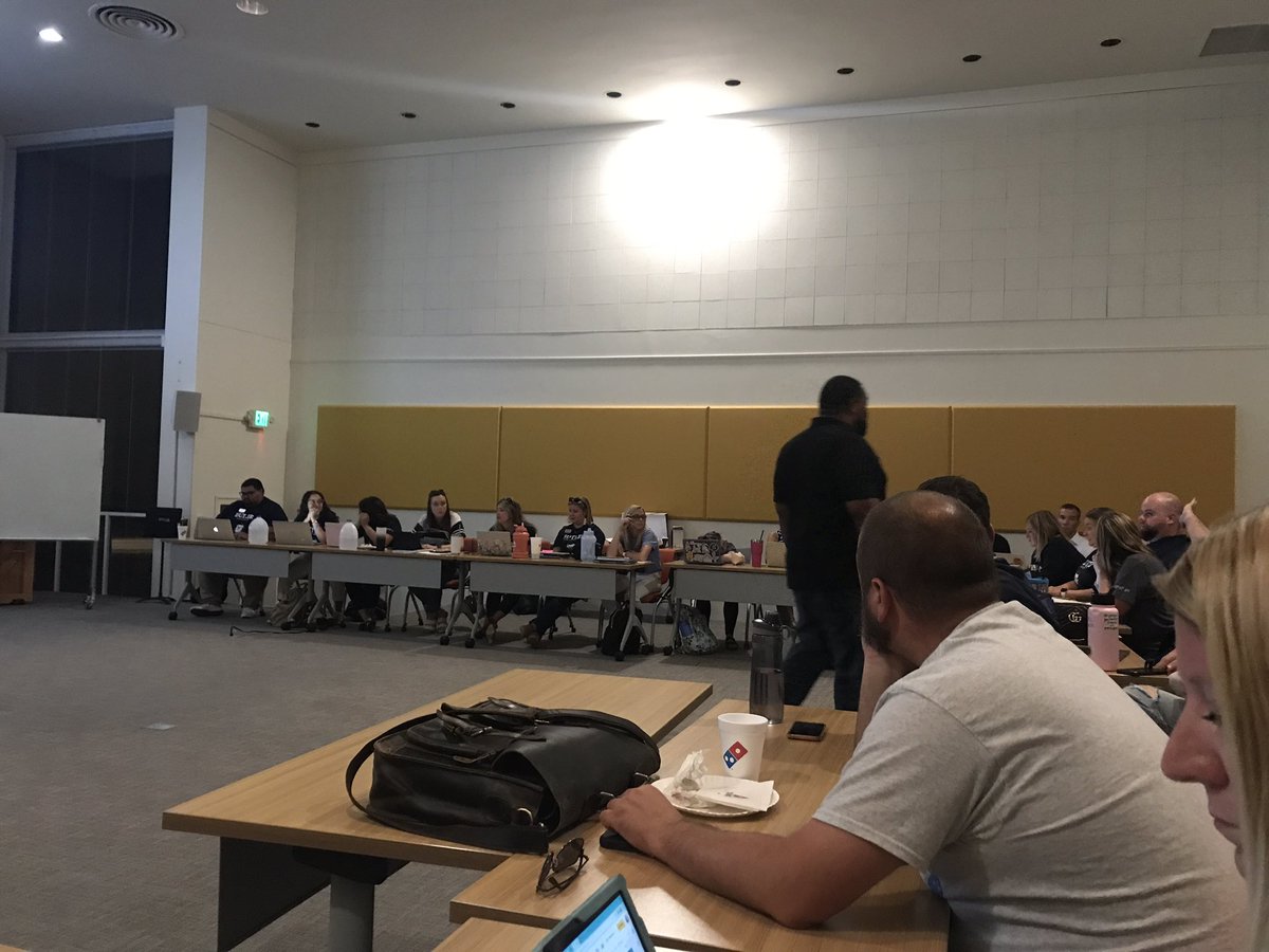 ButlerEPPSP's tweet photo. Catching up on committee work and planning events! Cannot wait to share all the awesome events we will hold this semester! Ask us if you have any questions! #EPPSP https://t.co/WyISx74SB6