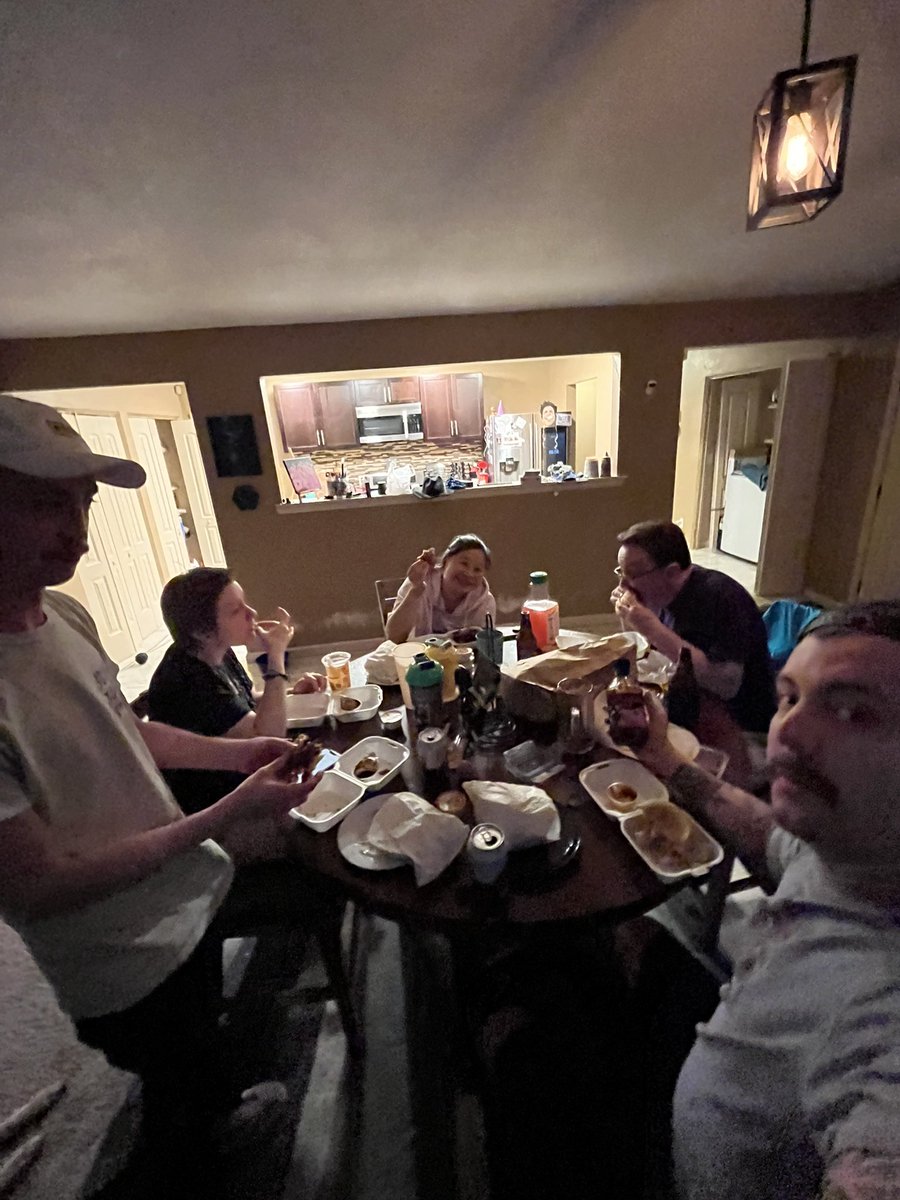 As you may know, the streams the next two weeks will be sparse. We have guests. Fun guests. Cool guests. Guests from UK. Just got some <a href="/joeskc/">Joe's Kansas City</a> for <a href="/DionisiusPlays/">Dionisius 🔜Manchester Major</a> &amp; <a href="/SakuraSnoot/">SakuraSnoot</a>. #IneedANap