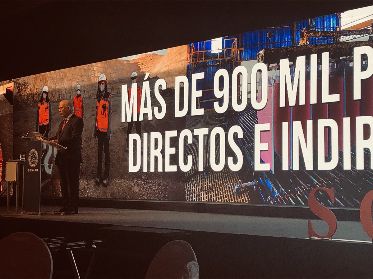 AleMolinaQ's tweet photo. Participando de una concurrida cena @Sonami con la presencia del Presidente de la República Gabriel Boric , ministros y representantes de organizaciones públicas y privadas, compañías mineras de pequeña mediana y gran escala ,proveedores y otros actores del ecosistema minero https://t.co/xN3OLpJvpe