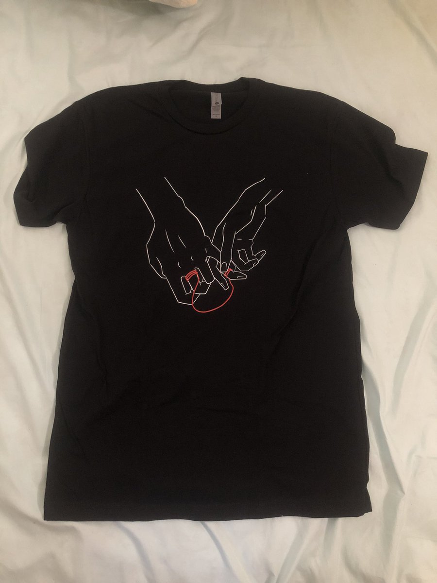 ToffeeKat's tweet photo. OMG GUYS ITS FINALLY HERE!! 
I HAD SUCH A BIG SCARE CAUSE I SOMETIMES CHECK WHEN IT WILL BE HERE AND IT SAID DELIVERED AND I COULDNT FIND IT, TURNS OUT THE DELIVERY DUDE STUFFED IT INTO THE MAIL BOX 🤡🤡🤡
My outfit reveal will be soon once it isn't so hot 👀 https://t.co/60dNdx3ENq