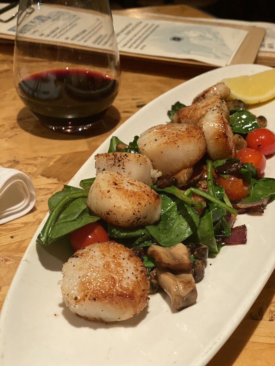 My GAWD what an amazing experience. Unforgettable oysters at <a href="/RodneysToronto/">Rodneys Oyster House</a> and unforgettable atmosphere! 💕😋

#eatmeraw #weshuckthenorth #foodie #toronto