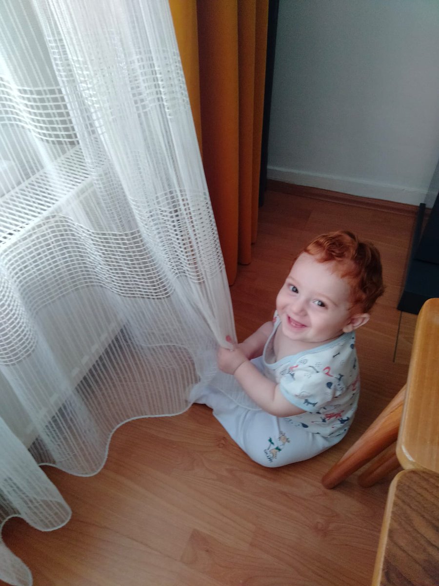 Bi perdeyle bu kadar mutlu olunmaz ki yaa