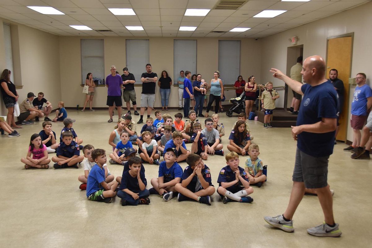 PerkiomenFire's tweet photo. Tonight our fire station hosted Cub Scout Pack 105’s Pack Meeting. The scouts, leaders & parents got to see the apparatus & equipment, try on gear & talk about fire safety and the “science” of fire. Thanks for coming over to Station 66 & thanks to our volunteers! #pack105 https://t.co/09tPp8PlL3