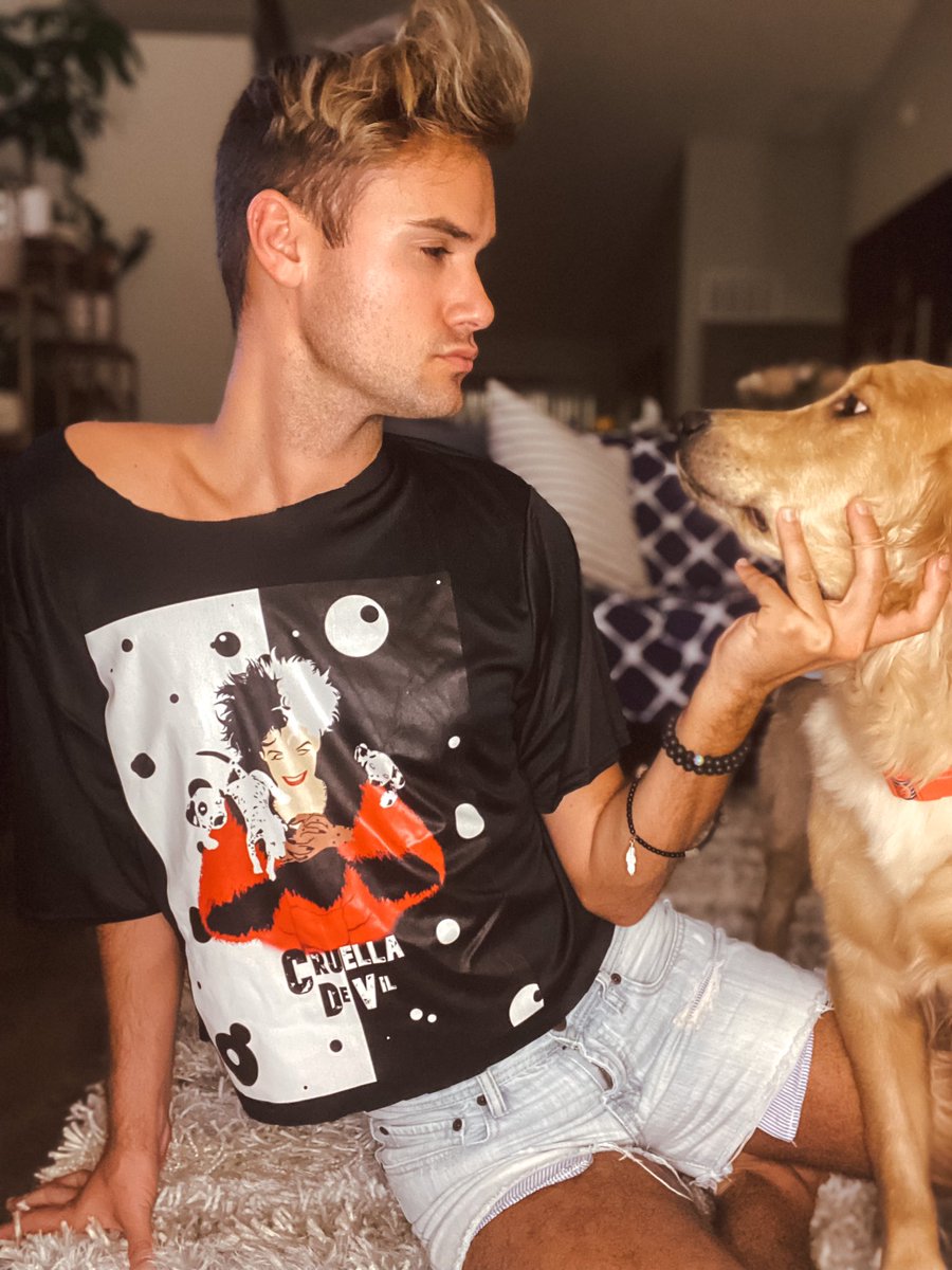 bgsherrod94's tweet photo. She might not be black and white with spots, but she’s all golden to me🖤🐶🤍
#disney #curella #curelladevil #daddysgirls #goldenretriever #goldenretrieverpuppy #goldengirl #puppy #puppylove #puppydog https://t.co/5AAR02yu1z