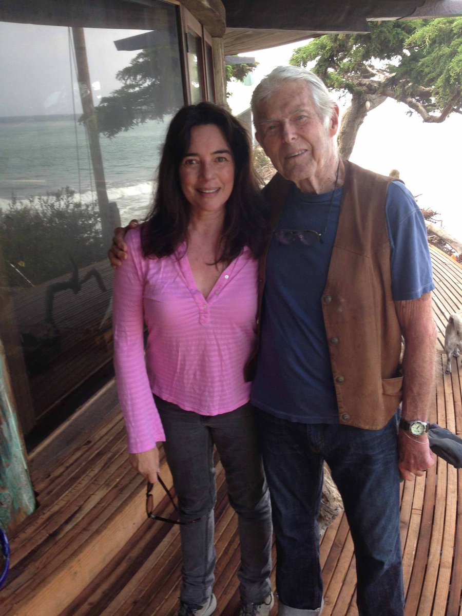 JulieCarmen3's tweet photo. When visionary architect #HarryGesner showed me the @AutonomousTent he helped design. May he #RestInPeace after 97 creative years on this stunning planet. #architect #carbonfootprint #climatechange #nature https://t.co/JpR2Wq87ap