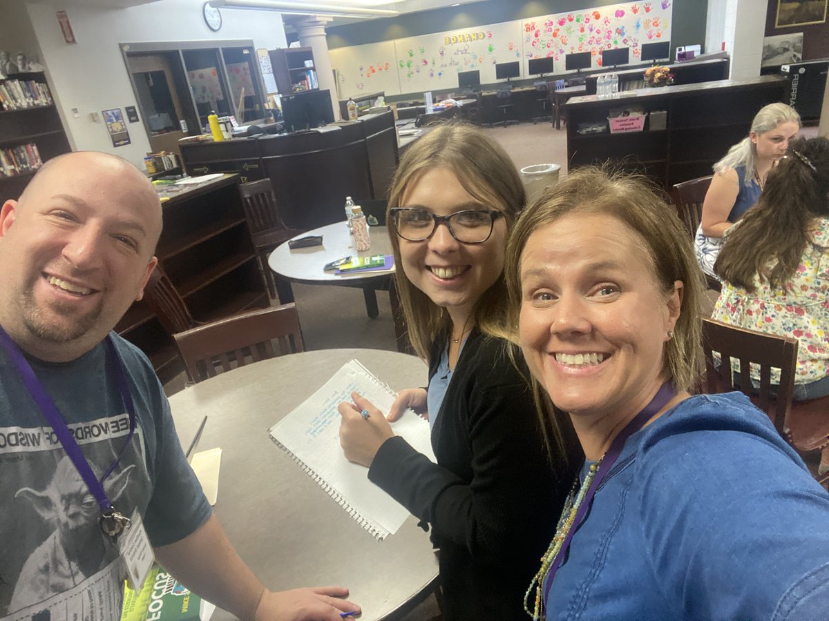 MrsAmandaLCook's tweet photo. Who's that Gopher v 2.0💜💛Great day with new members of our @Pavilion_MSHS @PCS_Elementary team! #oneschoolonecommunity #gopherpride https://t.co/ybgL1h4p4B