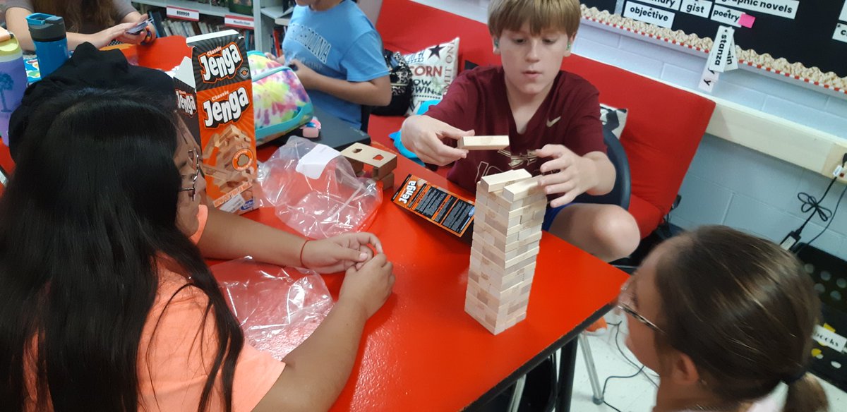 EmJoMom's tweet photo. HUGE thank you to everyone who donated games from our Amazon list! #rainydays #indoorrecess They REALLY wanted to get on chromebooks but then...
Fun watching them interact with each other!! #buildingrelationships @AlvatonElem https://t.co/V2xO5pCQVh