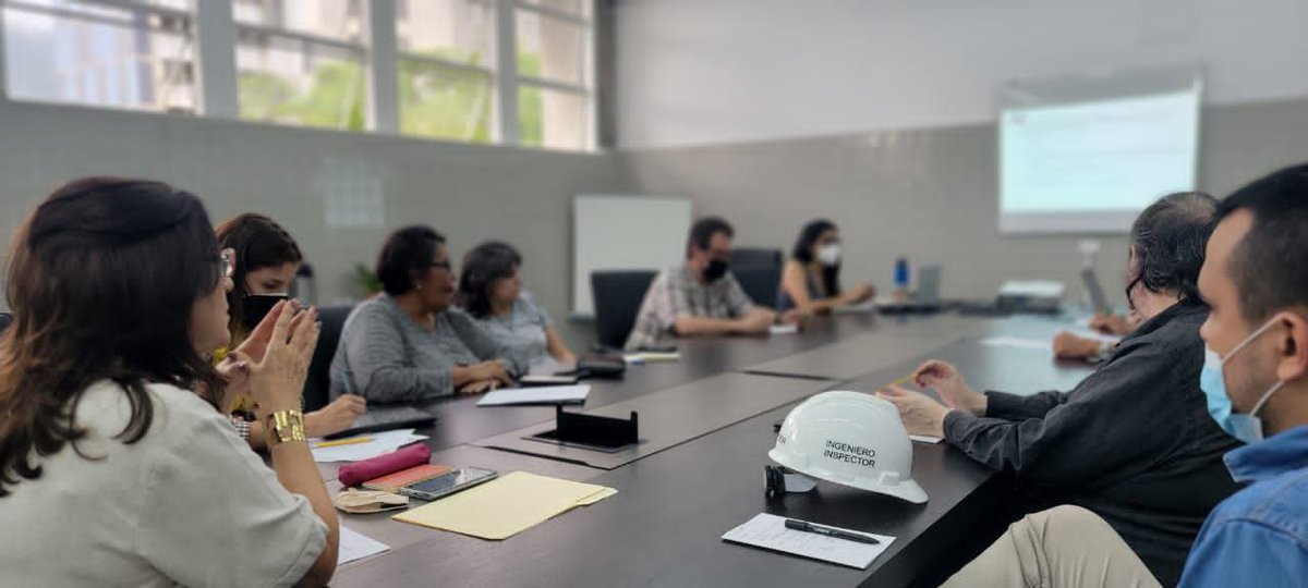 JacquelinePSUV's tweet photo. Reunidxs con la Subcomisión de Infraestructura para la revisión y evaluación de avance de proyectos de la Comisión Presidencial para la Recuperación de la UCV.
#UCV #vicesocial #UCV #VenciendoLaSombra #ComisiónPresidencialUCV https://t.co/eKegWSjhJC