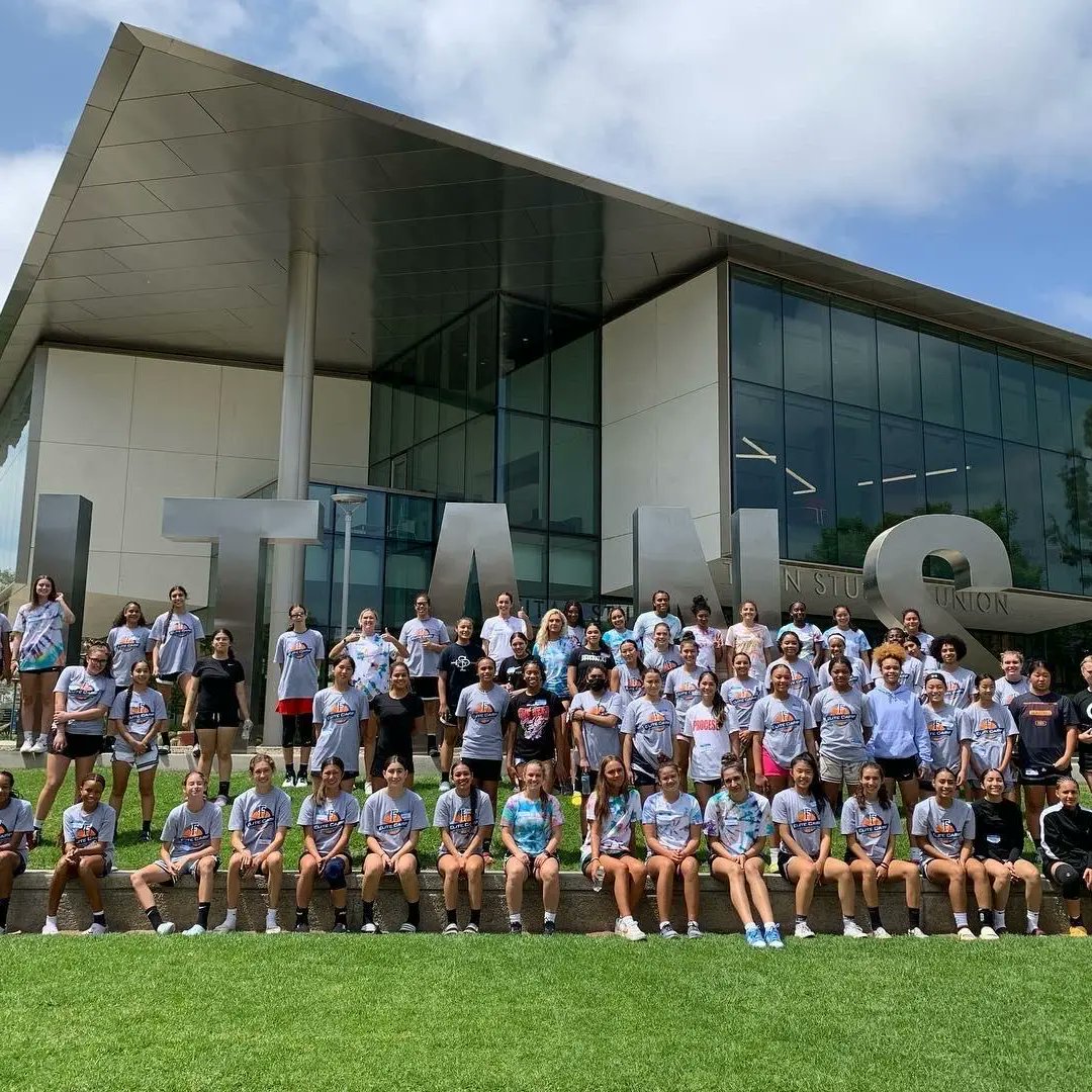 A huge thank you to all the campers for attending and their parents who brought them for an awesome 2022 <a href="/FullertonWBB/">Titans Women’s Basketball</a> Elite camp!! 🙌🏼🏀🤙🏼 #Tusksup