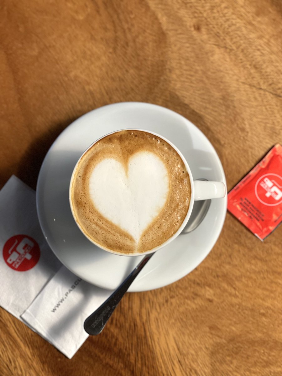 秋の始まりにぴったりのカフェパスクッチの
カプチーノ!
カフェ パスクッチのオーガニックコーヒーの良さを
そのままに、独自のブレンドで仕上げました!

#カプチーノ　#ハート #砂糖ふくろう ＃赤い　
＃コーヒー豆　#コーヒーのある暮らし