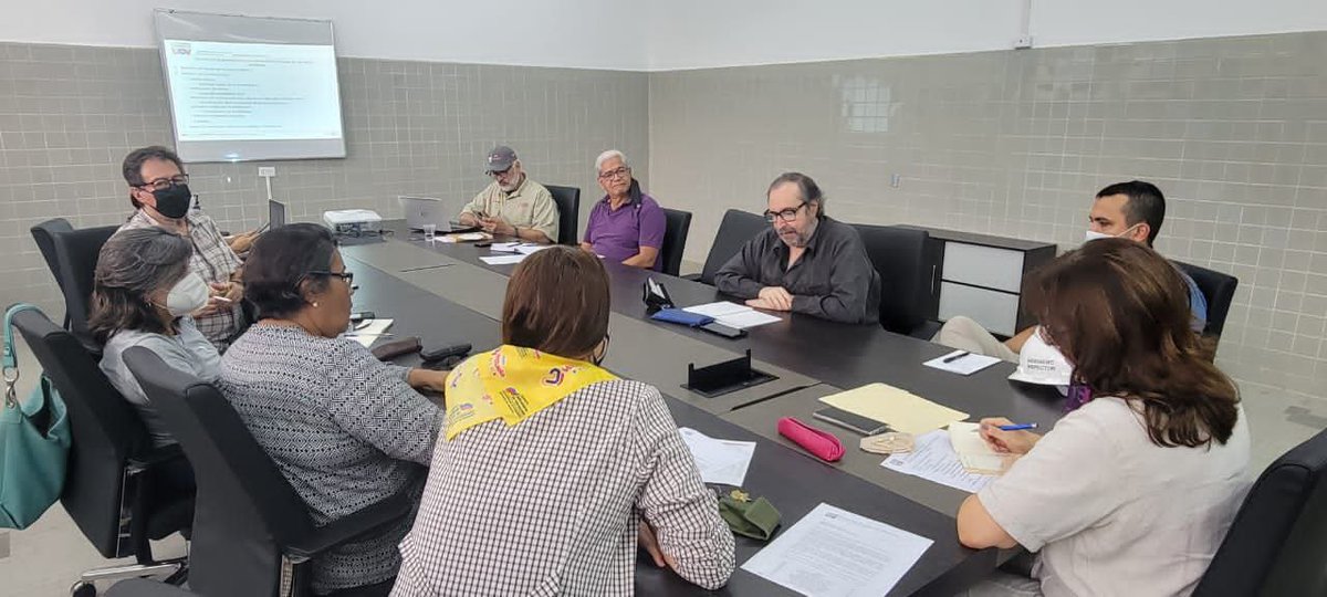 JacquelinePSUV's tweet photo. Cada semana definimos y afinamos estrategias, no descansamos, nuestro objetivo es claro y estamos determinados a recuperar nuestra casa de estudios.
En la UCV seguimos siendo la casa que vence la sombra!
#UCV #vicesocial #UCV #VenciendoLaSombra #ComisiónPresidencialUCV https://t.co/CpCPzdnoz2