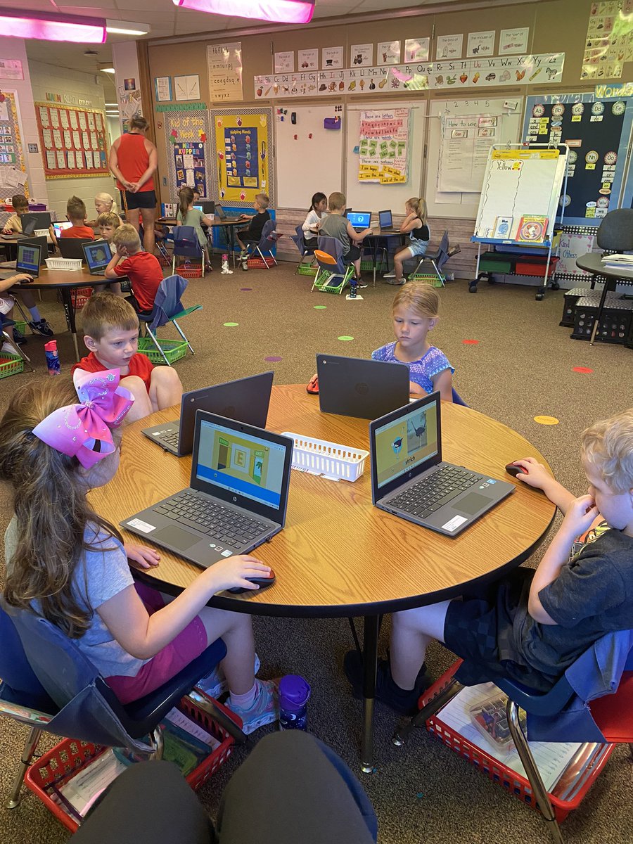 JamiKupper's tweet photo. Day 10 and we are already Chromebook pros! Here we are learning how to use our Chromebooks and also learning our letters! #wlcardpride https://t.co/eneaGQI3GE