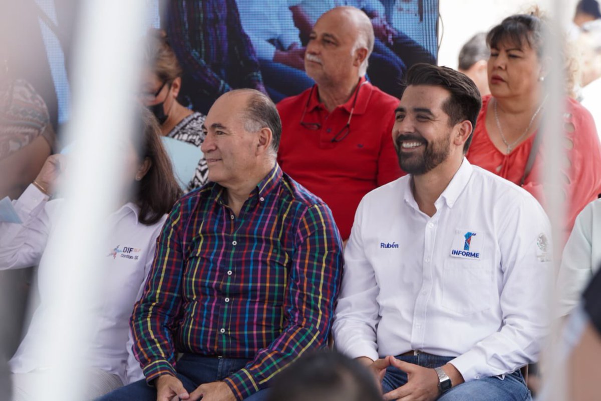 RubenGuajardoB's tweet photo. Con voluntad es posible hacer las cosas.☝🏻
Gracias alcalde @EF_Galindo por la invitación para ser parte de la entrega de la Obra de #rehabilitación de las calles Von Moltke y Cerro del Risco en la colonia María Cecilia.
El #Dtto2 y #LaCapitalDelSí por más #ResultadosConRumbo. https://t.co/nVODJ7XMNj