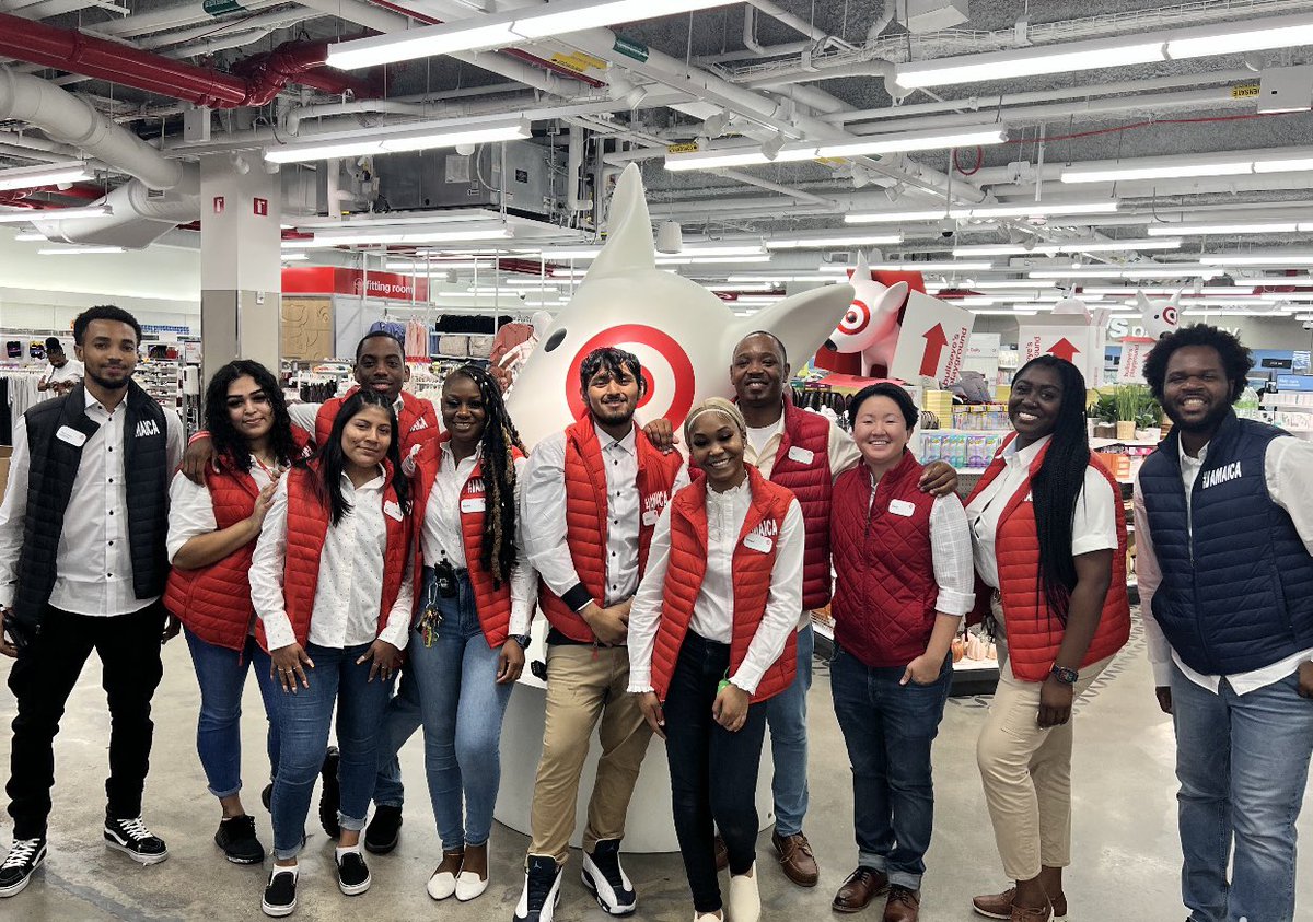 Today was vest day at T3372 Jamaica. I guess our OD <a href="/annamok/">Anna Mok</a> got the memo. 💪🏾

@WickhamKezia <a href="/AshleyBynoe3/">Ashley</a> <a href="/DamarioSpalding/">Damario Spalding</a> <a href="/ImaniGranum/">Imani Granum</a> <a href="/RodolfoP123/">Rodolfo Palaquibay</a>