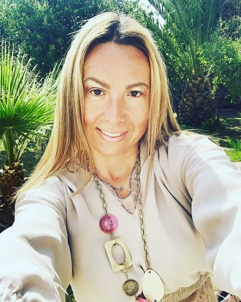 ArrobaNoticias's tweet photo. #OMG || 😱¿Recuerdan a @MafeWalker?🤯

👽🛸Hablar alienígena le dejo unos cuantos pelucholares y reaparece con un look de celebridad, la médium luce irreconocible desde la primera vez que se le vio en televisión 😱😱😱

CC: mafewalkerstarseed https://t.co/dkYGV0ZvdH