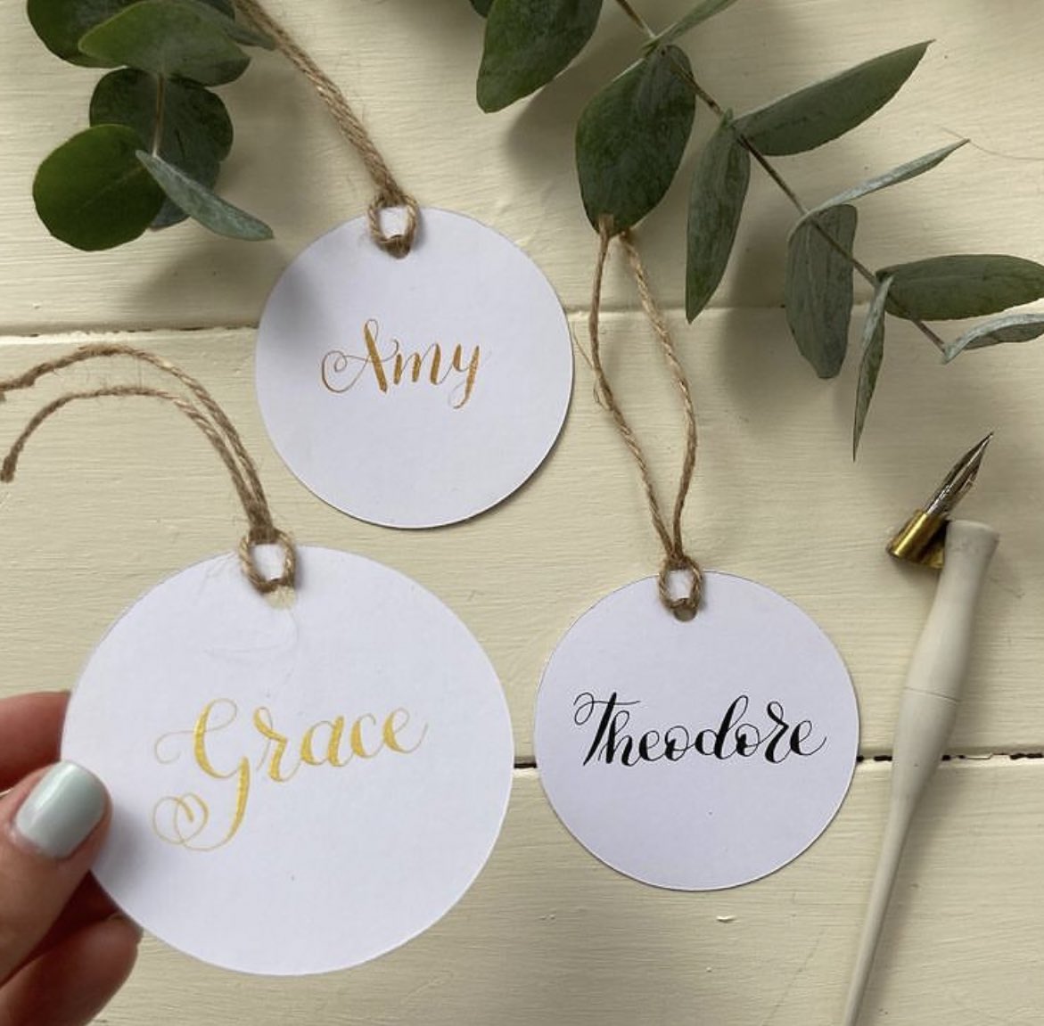acornstationery's tweet photo. Round gift tags available in a choice of ink & card colour! ๐ In my Etsy shop ๐ค #gifttags #roundgifttags #personalisedlabels #handwrittengifttags #etsyshopuk #wedding #calligraphy #calligraphylettering #etsy #etsyuk #etsyshop #acornstationery #henparty #etsyseller #babyshower https://t.co/NO2HyM4f0k