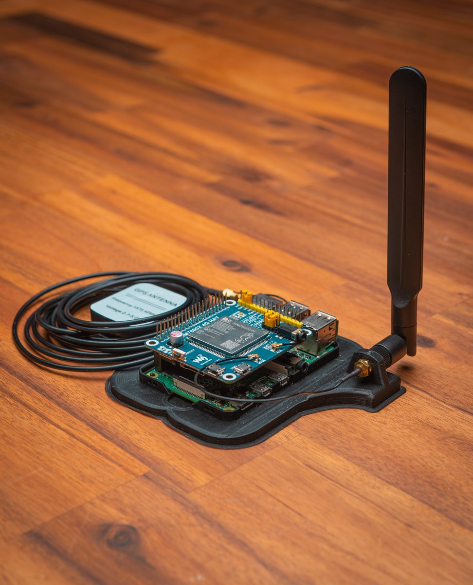 CoreElecAU's tweet photo. Turn your #RaspberryPi into the ultimate #IoT control hub with our guide for the #Waveshare #SIM7600X #4G #HAT. Control your projects with a text message or have your Pi update you with its #GPS coordinates. Head to the link below to get started.⁠
⁠
https://t.co/YWO1dUMDWq https://t.co/lqrbGKGjAW