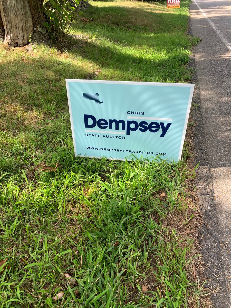 Bowes3's tweet photo. Lawn sign @cdempc for #MaAuditor arrived. 1 week until the election. Early voting is ongoing, and I'm going to go out and knock some doors to encourage people to vote. To see the full list of people who have endorsed, go to my website, https://t.co/3bQEoBOVn5. https://t.co/J6fGLrscqC