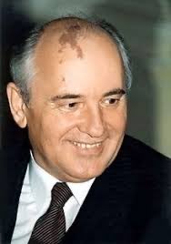 RIP Gorbi. Tak for forsøget på at gøre op med stalinismens beton. Det var nok for lidt og for sent. Det endte i hvert fald ikke den demokratiske (nordiske?) socialisme du drømte om. Men i stedet i et kapitalistisk oligarkisk kleptokrati.