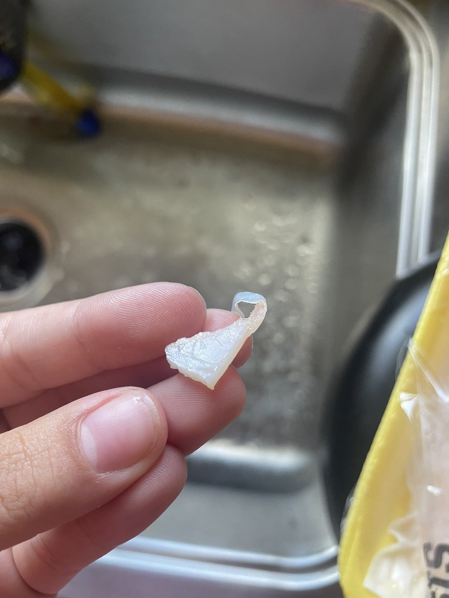 ronirenee_'s tweet photo. @Walmart found a piece of plastic in the chicken I bought. Be careful opening your packages. This is disgusting. https://t.co/X02KMKzNRE