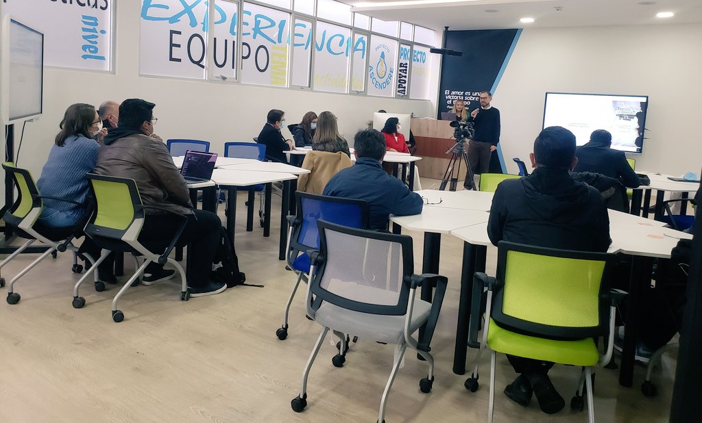 utplinvestiga's tweet image. 🤝 @liid_utpl, @unescoeticautpl e @InvestigaUtpl impulsamos el intercambio de conocimiento, a través de #DiálogosÉticos 

Hoy, hablamos de riesgos éticos de las publicaciones científicas y ética en la investigación, moderado por @sylvyagp1274, vicerrectora de investigación @utpl