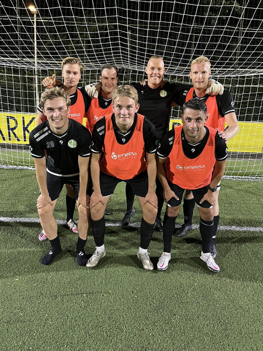 P_Posthuma's tweet photo. In een volledige trainingsweek mag het felbegeerde te winnen punt niet ontbreken voor het winnaarsklassement. Daarbij maken wij ons op voor de eerste bekerwedstrijd, thuis tegen SDC Putten 💪 #asvdronten https://t.co/d9LsbuoEbv