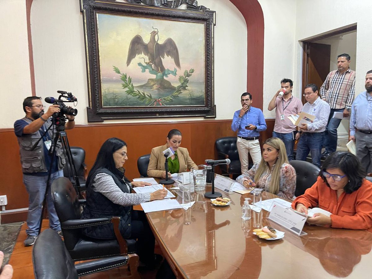 MariaPadillaRom's tweet photo. y la obligación de que todos los cuerpos policiacos tengan áreas especializadas en atención de la violencia de género.
.
#TrabajoParaTi #Jalisco #4t #JaliscoMiPrioridad #morena (2/2) https://t.co/lAMLXFN93b