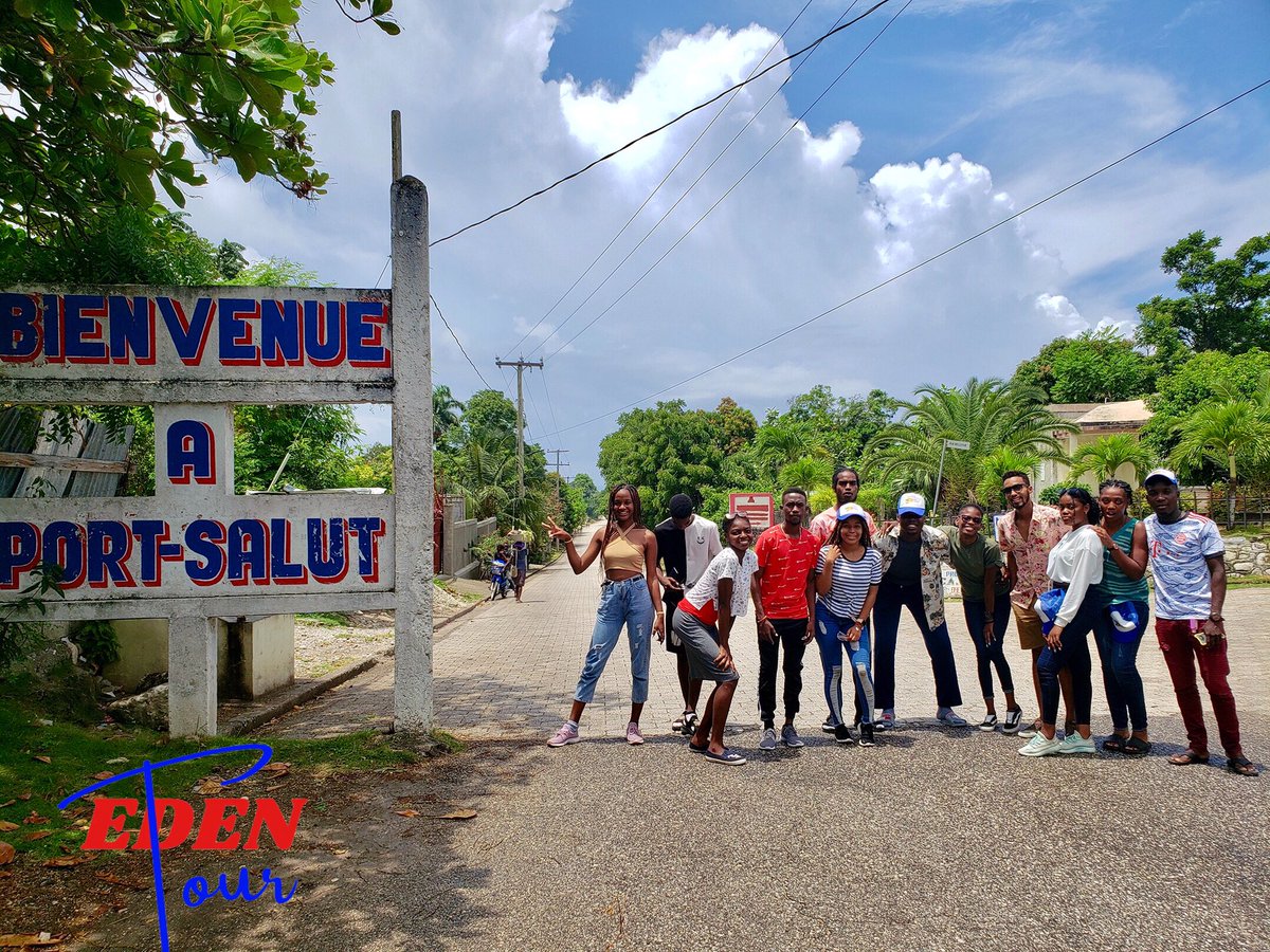 team_ave2_0's tweet photo. Le circuit touristique Eden Tour nous a permis de visiter facilement plusieurs villes du département du Sud notamment le petit paradis : Port-Salut...
•
La photo a été prise a l’entrée du village.
#haiti #visit #visithaiti https://t.co/pV0hbojXq9