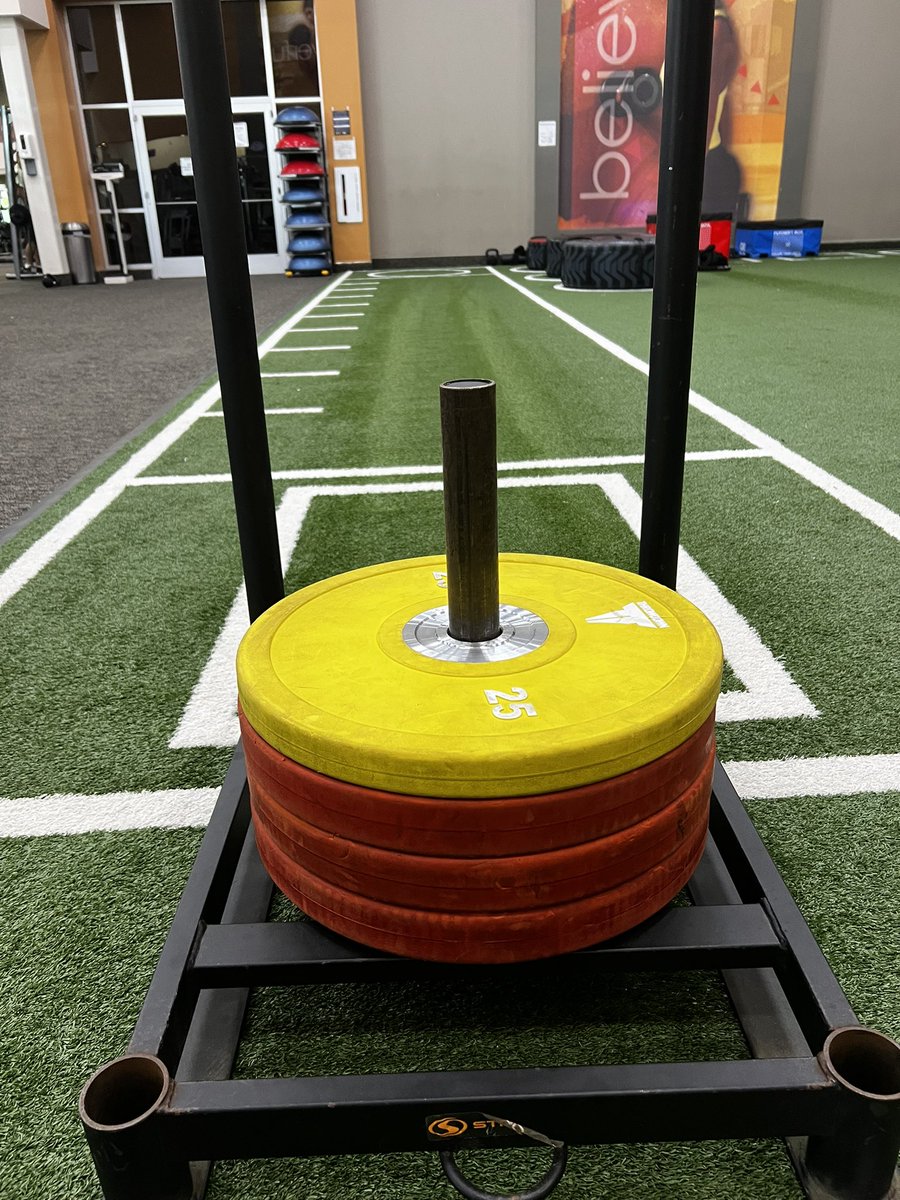 buzzatc's tweet photo. Rent paid, I’m really starting to hate this sled. #elkshape https://t.co/0y2zDYnT5Q