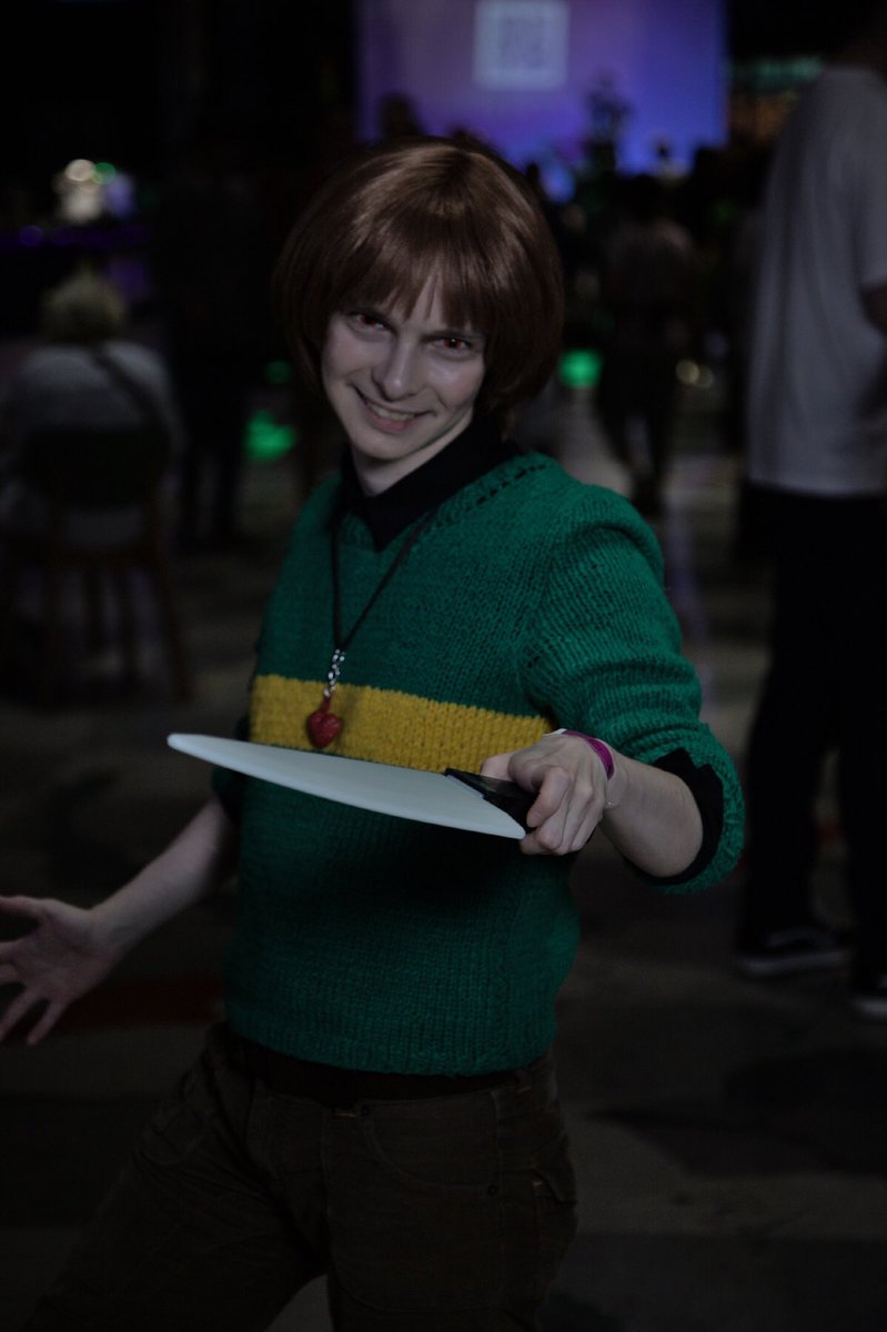 ralfwol's tweet photo. #undertale #undertalecosplay #chara #characosplay 

photo: gyssi tv (vk)

Ю а вэлкам ту май косплей апгрейд. Детерминейшен. ✨ https://t.co/996fjI9a7p