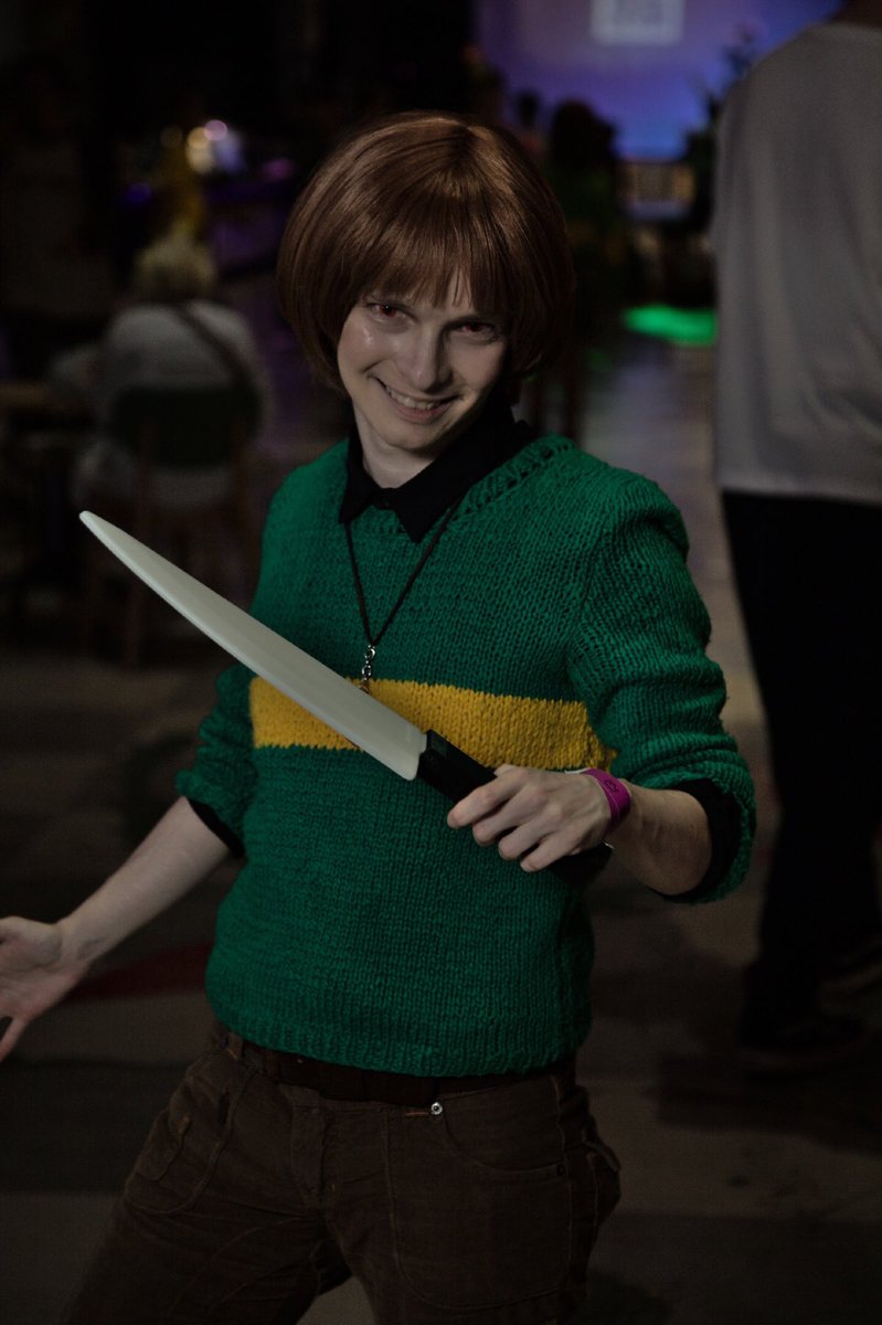 ralfwol's tweet photo. #undertale #undertalecosplay #chara #characosplay 

photo: gyssi tv (vk)

Ю а вэлкам ту май косплей апгрейд. Детерминейшен. ✨ https://t.co/996fjI9a7p